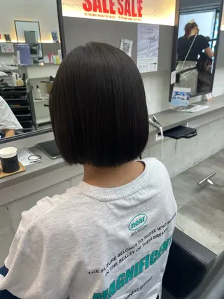 ショート パーマ ヘアアレンジ 青髪特化🩵ブリーチ ハッシュカットのヘアスタイル