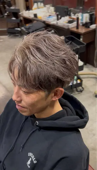 カラー メンズ 渡邊 海里のヘアスタイル