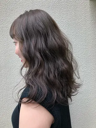 ミディアム カラー ツキノキ ミナのヘアスタイル