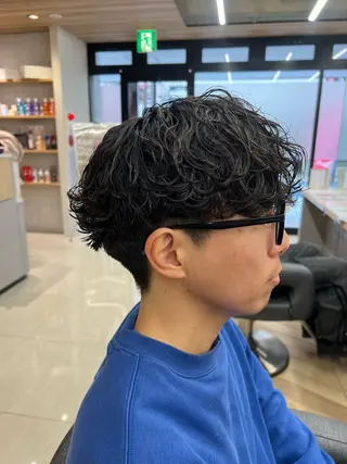 ミディアム パーマ メンズ 🪐メンズ特化 ヤマクラ タイキのヘアスタイル