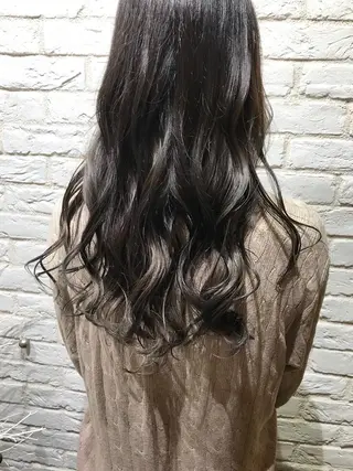 ロング カラー UMEDA FIGAROのヘアスタイル