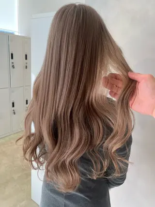 ロング 渋谷ハイトーン/ デザインカラー阿部のヘアスタイル