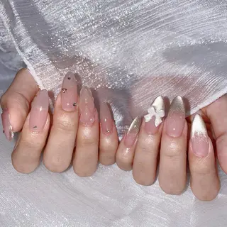 ネイル Annailsalon所属・E miのネイルデザイン