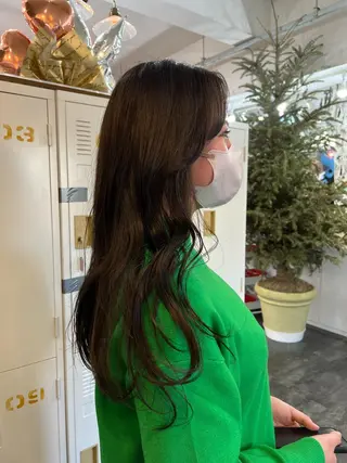 ロング カラー LOMARLIE JURIAのヘアスタイル