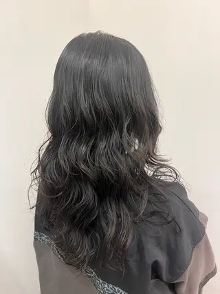セミロング パーマ 荻野 結衣のヘアスタイル