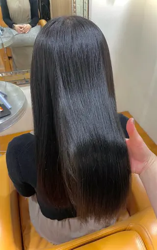 セミロング カラー REM所属・渋谷 とまとのヘアスタイル