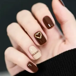 ネイル ATULA Nail 💅チップ長さだしのネイルデザイン