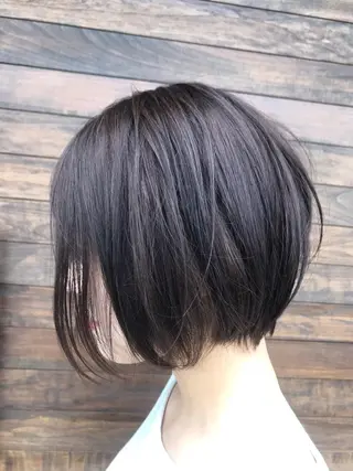 ショート カラー 大内 郁のヘアスタイル