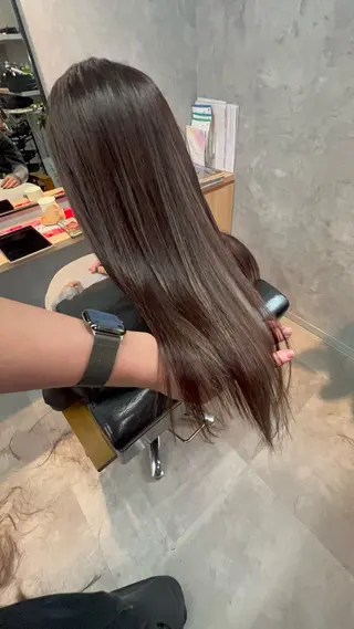 ロング motoトップカラー リスト/ブリーチカラのヘアスタイル