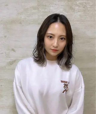 セミロング カラー HAIR LOUNGE Run Ways所属・Shiho 🦋 ／透明感カラーのヘアスタイル