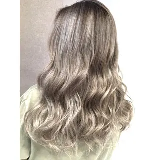 セミロング カラー 井上 一平のヘアスタイル