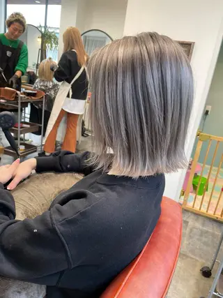 ミディアム カラー ~tie.hair salon所属・Ryoka🌼倉敷/ ハイトーン/レイヤーのヘアスタイル