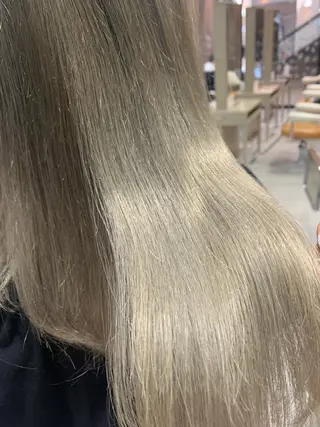 ロング カラー 近藤千翔🩵 髪質改善Periodのエステ・リラクイメージ