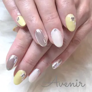 ネイル Avenir 表参道 nail＆eye予約のネイルデザイン