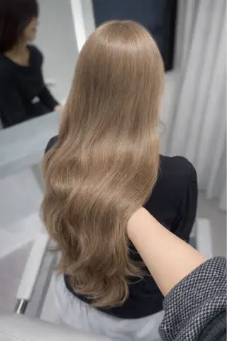 ロング 谷 ほのかのヘアスタイル