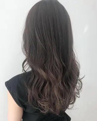 セミロング 🦄インナーカラー 🦄貫井彩花のヘアスタイル