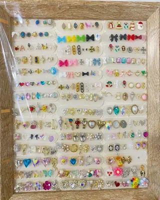 ネイル 🦋 Queenieのネイルデザイン