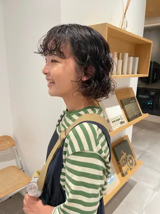 ショート カラー パーマ 土川 陽菜のヘアスタイル