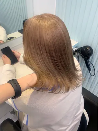 ミディアム カラー ナチュラルベージュ 🧸yuuna🧋のヘアスタイル