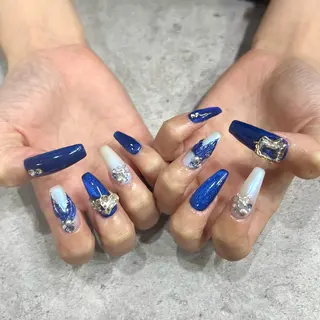 ネイル GRANDEUR焼津 Nana🦖のネイルデザイン