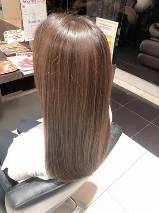 セミロング カラー 白髪ぼかしモデル募集 今村理央奈のヘアスタイル