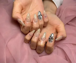 ネイル 𝐁𝐞𝐥𝐥 𝐦𝐞のネイルデザイン