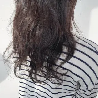 ロング カラー 【Uneユヌ】菊地 春那のヘアスタイル