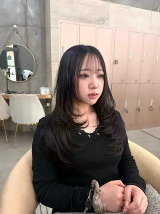 ロング ハッシュカット|透明 感カラー🩵レイヤーのヘアスタイル