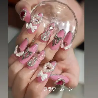 ネイル フラワー ムーンのネイルデザイン