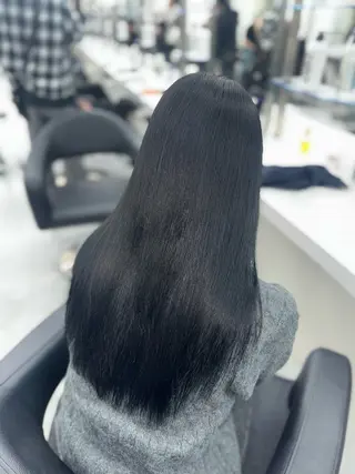 ロング カラー niina🖤 透明感×レイヤーのヘアスタイル
