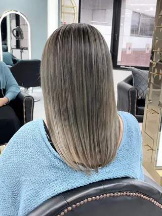 セミロング senjyu GINZA所属・バレイヤージュ/ハイ ライト/庄司鉄平のヘアスタイル