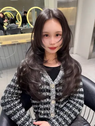 ロング カラー ブリなしWカラー✨️ 髪質改善【タケル】のヘアスタイル