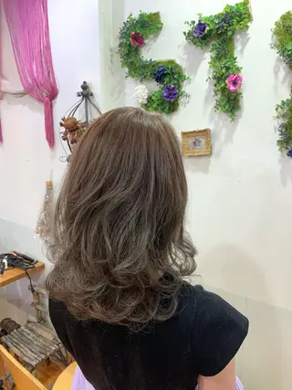 セミロング カラー Tina所属・「Tina」一木 智之のヘアスタイル