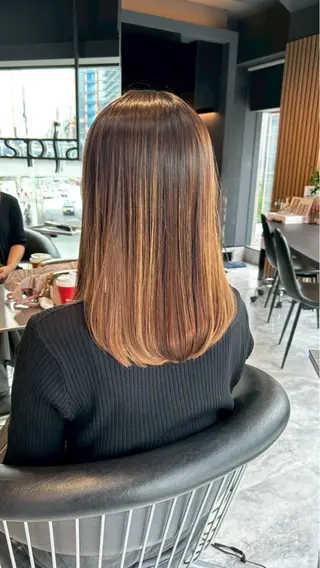 セミロング 美髪矯正/酸性ストレ ート/艶カラー/堅田のヘアスタイル