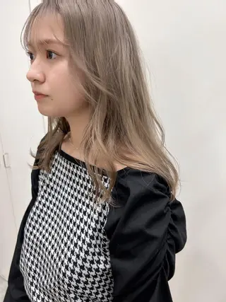 ロング カラー 💛🤍U too e’s 鎌倉🧸のヘアスタイル