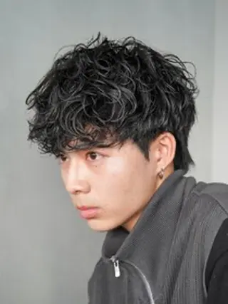 ミディアム パーマ メンズ パーマ特化🔥 ワタベリョウマのヘアスタイル