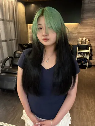 ロング レイヤーカット/韓国 /艶髪/ダブルカラーのヘアスタイル