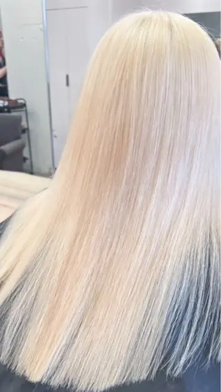 ロング ✨Tiam渋谷✨ しゅけ／ハイトーンのヘアスタイル