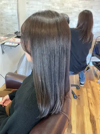 ロング 海老沢 亜衣のヘアスタイル
