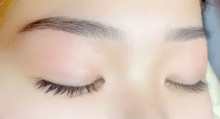 アイブロウ ルクール東三条店 玉井 愛紡のマツエク・マツパデザイン