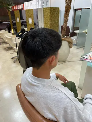 ショート メンズ 丁寧な施術で、 朝が楽になる髪のヘアスタイル