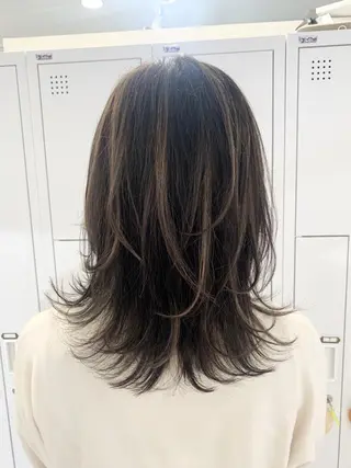 ミディアム レイヤー×縮毛矯正 深見 拓のヘアスタイル