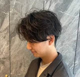 ショート パーマ メンズ 駒田 拳児のヘアスタイル