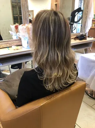 ロング amie by afloatのヘアスタイル