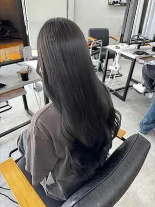 ロング カラー 赤み無し柔らかカラー 【梅田】madokaのヘアスタイル