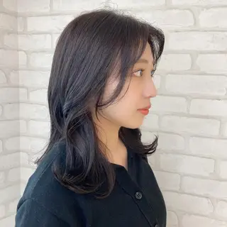 ミディアム カラー abilita AZUSAのヘアスタイル