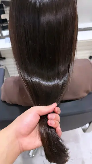 セミロング カラー 【銀座】艶髪/上品な カラー特化/涼/駅近のヘアスタイル