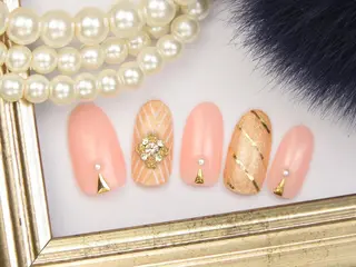 ネイル atelier la vita所属・lavita. mimuraのネイルデザイン