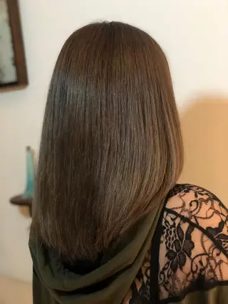 ミディアム カラー 嶌田 沙紀のヘアスタイル