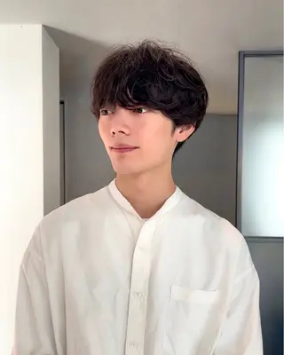 メンズ Qin shaire salon 原宿verno店所属・【センターパート】 ETO／江藤翼の眉毛・アイブロウイメージ